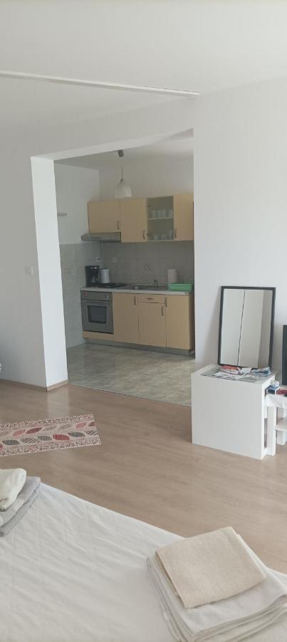 Feel Good Apartment Banjol ภายนอก รูปภาพ