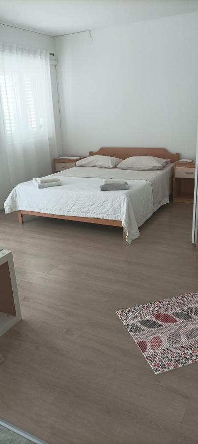 Feel Good Apartment Banjol ภายนอก รูปภาพ