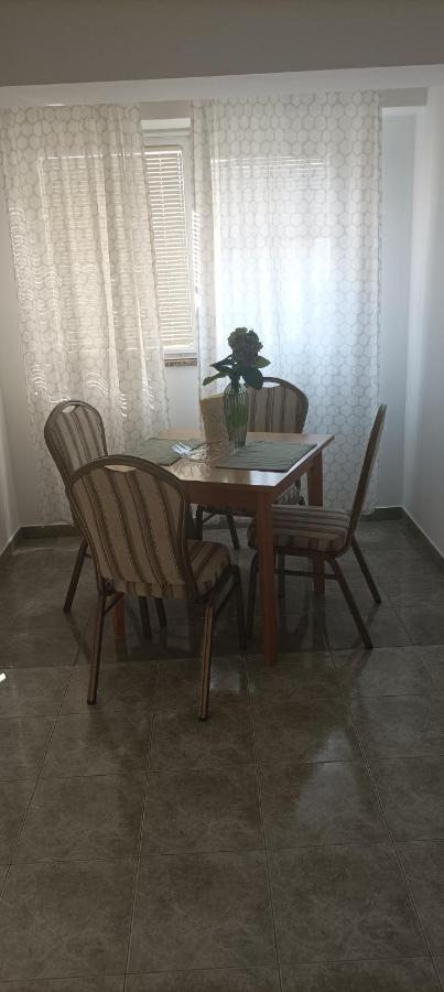 Feel Good Apartment Banjol ภายนอก รูปภาพ