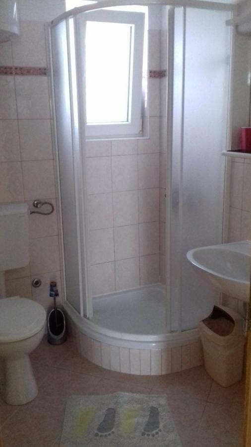 Feel Good Apartment Banjol ภายนอก รูปภาพ