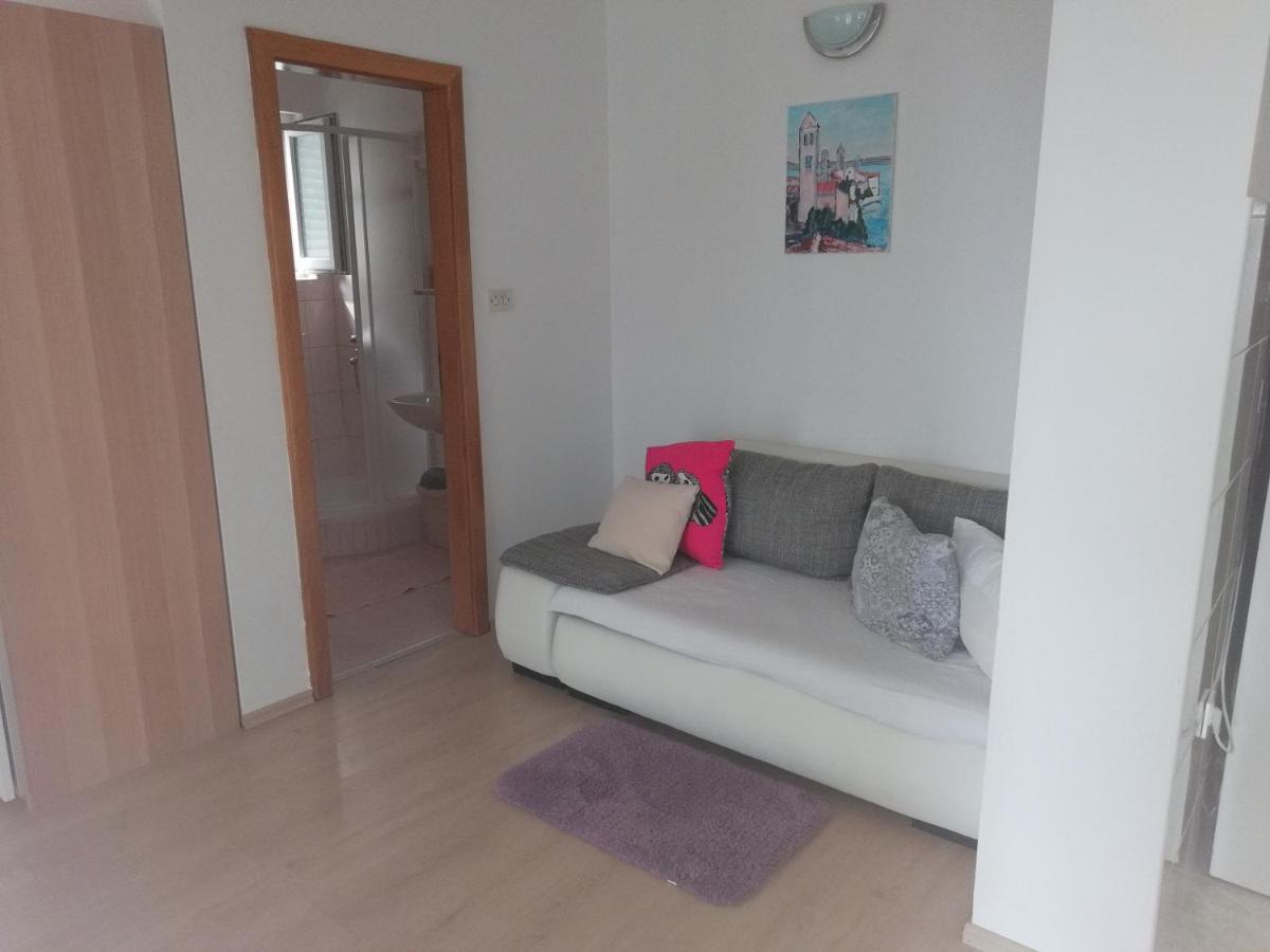 Feel Good Apartment Banjol ภายนอก รูปภาพ