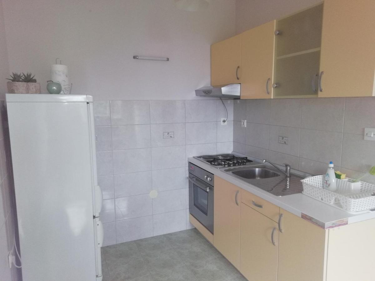 Feel Good Apartment Banjol ภายนอก รูปภาพ